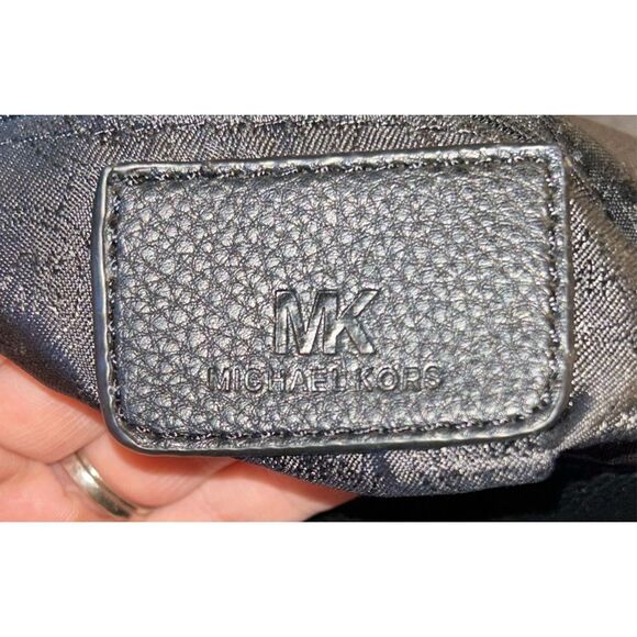 Michael Kors Pebble Leather Crossbody Small Black Gold Logo - Picture 7 of 7